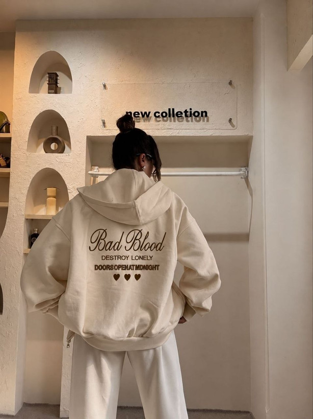 سویشرت کلاهدار bad blood کد ۲۲۲